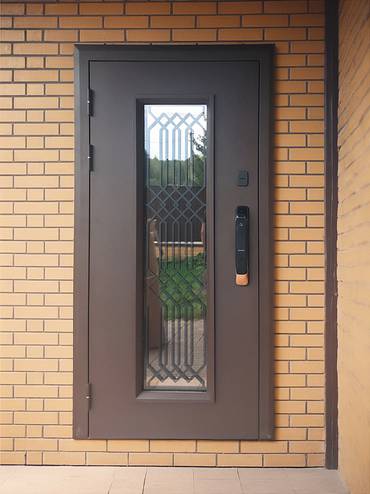 Дверь со стеклом и электронным замком